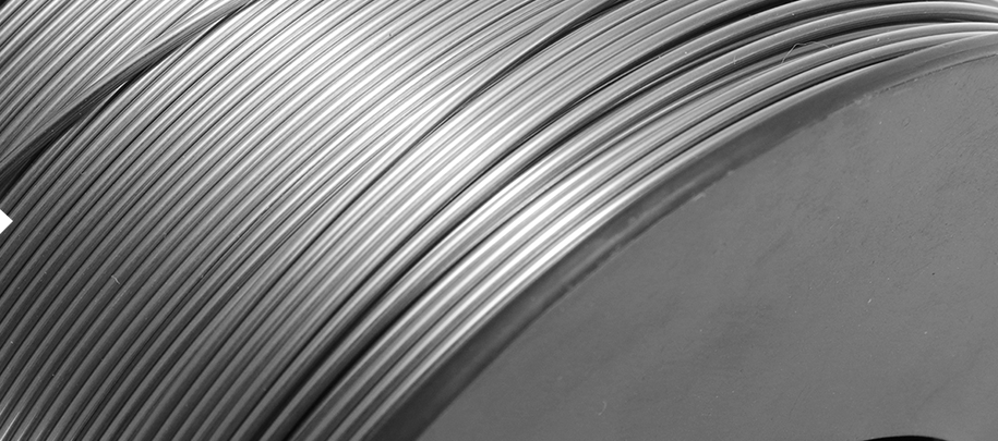 Bobina in acciaio inossidabile e tubazioni di controllo